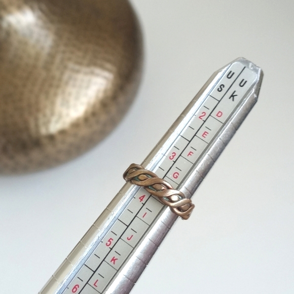 Vintage Copper Infinity Knot Ring Size 3.5 - Picture 1 of 8